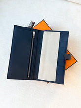 Load image into Gallery viewer, HERMES 2022 Bearn Wallet in Bleu Indigo / Epsom Leather