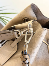 Load image into Gallery viewer, LOUIS VUITTON 2024 Muria Mahina Leather Bucket Bag in Galet Gray