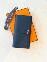 Load image into Gallery viewer, HERMES 2022 Bearn Wallet in Bleu Indigo / Epsom Leather