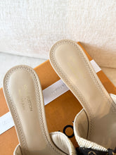 Load image into Gallery viewer, π LOUIS VUITTON LV x TM Takashi Murakami Raffia Cherry Cherie Mule / (EU) 38.5