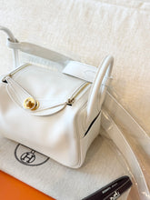 Load image into Gallery viewer, HERMES 2024 Swift Calfskin Leather Mini Lindy Handbag / White / GHW