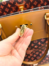 Load image into Gallery viewer, • LIMITED EDITION • LOUIS VUITTON Catogram City Steamer Cabas XXL Tote Bag