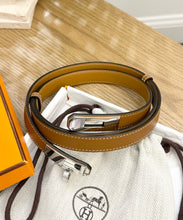 Load image into Gallery viewer, HERMES 2022 Epsom Leather Kelly 18 Belt in Gold
