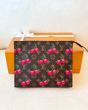 Load image into Gallery viewer, π LOUIS VUITTON LV x TM Takashi Murakami Monogram Cherry Toiletry Pouch