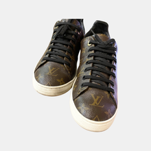 Load image into Gallery viewer, LOUIS VUITTON Monogram Frontrow Sneaker (EU)41