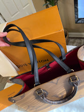 Load image into Gallery viewer, LOUIS VUITTON OnTheGo MM Monogram Reserve Canvas Tote Bag