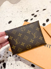 Load image into Gallery viewer, LOUIS VUITTON 2021 Monogram Pochette Kirigami Medium Pouch