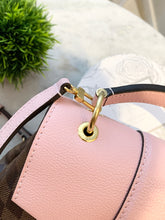 Load image into Gallery viewer, LOUIS VUITTON 2018 Damier Ebene Clapton Backpack In Magnolia