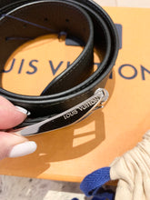 Load image into Gallery viewer, LOUIS VUITTON Men’s Reverso 40mm Reversible Belt In Black 95/38