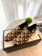 Load image into Gallery viewer, GUCCI Men’s Geometric G Print Loafers US9