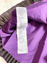 Load image into Gallery viewer, GUCCI Children’s Silk Pleated Skirt in Shine Purple (5 years)