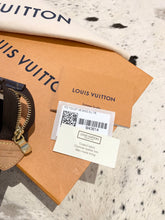 Load image into Gallery viewer, LOUIS VUITTON Monogram LIMITED EDITION Summer Trunks Toiletry Pouch 26