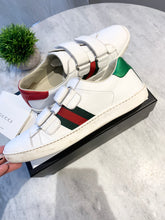 Load image into Gallery viewer, GUCCI New Ace Logo Sneakers In White EU37