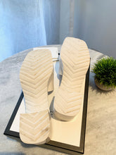 Load image into Gallery viewer, GUCCI Women's Rubber Slide Sandal - White - EU (39)