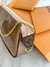 Load image into Gallery viewer, Louis Vuitton 2022 Mini Pochette Accessories Monogram Vernis Leather Chain Bag