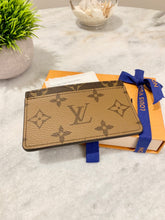 Load image into Gallery viewer, LOUIS VUITTON 2021 Monogram Reverse Canvas Card Holder