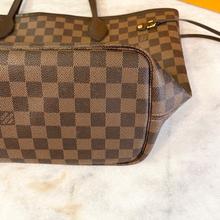 Load image into Gallery viewer, LOUIS VUITTON Damier Ebene Neverfull MM Tote In Rose Ballerine