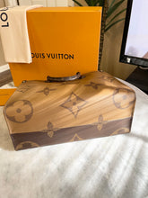 Load image into Gallery viewer, LOUIS VUITTON OnTheGo MM Monogram Reserve Canvas Tote Bag