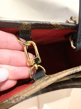 Load image into Gallery viewer, LOUIS VUITTON 2021 OnTheGo MM Monogram Reverse Tote Bag