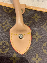 Load image into Gallery viewer, LOUIS VUITTON Vintage Monogram Garment Cover