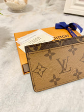 Load image into Gallery viewer, LOUIS VUITTON 2021 Monogram Reverse Canvas Card Holder