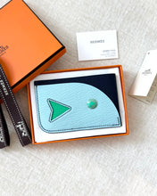 Load image into Gallery viewer, HERMES 2023 “Poisson” Card Holder in
Bleu Navy / Bleu Zéphyr / Vert Comics

