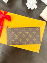 Load image into Gallery viewer, LOUIS VUITTON 2022 Monogram Coated Canvas Zippy Coin Holder - Fuchsia
