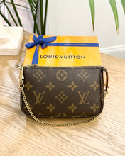 Load image into Gallery viewer, LOUIS VUITTON Monogram Canvas Mini Pochette Accessoires
