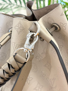 LOUIS VUITTON 2024 Muria Mahina Leather Bucket Bag in Galet Gray