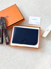 Load image into Gallery viewer, HERMES 2023 “Poisson” Card Holder in
Bleu Navy / Bleu Zéphyr / Vert Comics
