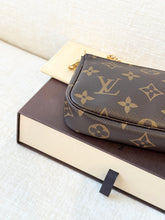 Load image into Gallery viewer, LOUIS VUITTON Monogram Canvas Mini Pochette Accessories
