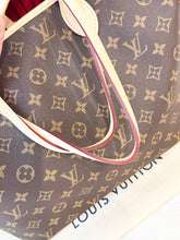 Load image into Gallery viewer, LOUIS VUITTON 2024 Monogram Neverfull MM Monogram Tote / Cherry
