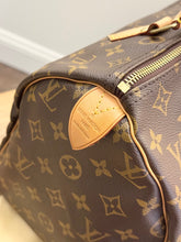Load image into Gallery viewer, LOUIS VUITTON Monogram Speedy 30 Satchel Bag

