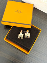 Load image into Gallery viewer, HERMES Rose Gold Lacquer Eileen Earrings in White
