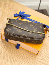 Load image into Gallery viewer, LOUIS VUITTON Monogram Canvas Mini Pochette Accessoires
