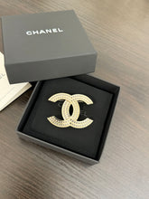 Load image into Gallery viewer, CHANEL Crystal CC Brooch - Gold
