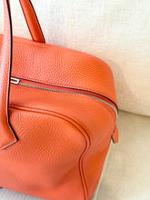 Load image into Gallery viewer, HERMES Clemence Leather Victoria 36 Bag / Orange Poppy / Palladium Hardware
