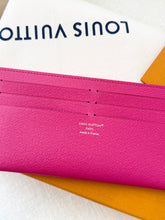 Load image into Gallery viewer, LOUIS VUITTON 2025 Canvas Credit Card Holder / Pondichery Pink
