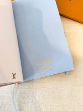 Load image into Gallery viewer, LOUIS VUITTON LV x TM Takashi Murakami Monogram Multicolore Jane Notebook MM
