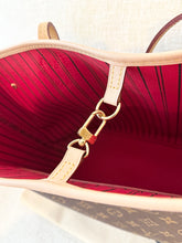 Load image into Gallery viewer, LOUIS VUITTON 2024 Monogram Neverfull MM Monogram Tote / Cherry
