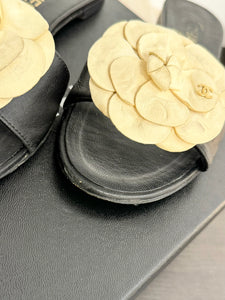 CHANEL Camellia Flower Leather Flat Sandals in Black/White - EU37.5