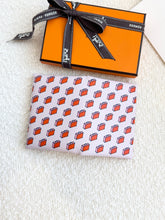 Load image into Gallery viewer, HERMES 2025 Calvi Duo Suitcase "Valises" Printed Swift Leather / Mauve Pale
