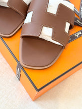 Load image into Gallery viewer, ✨ICONIC✨Hermes Women’s Calfskin Oran Sandals / Gold / (EU)38.5
