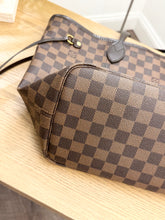 Load image into Gallery viewer, LOUIS VUITTON Neverfull MM Damier Ebene Canvas Tote Bag in Rose Ballerine
