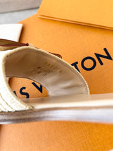 Load image into Gallery viewer, LOUIS VUITTON LV x TM Takashi Murakami Raffia Cherry Lily Flat Mule / EU38
