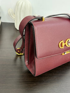 GUCCI Zumi Grain Leather Shoulder Bag in Burgundy