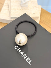 Load image into Gallery viewer, CHANEL Pearl CC Hair Tie in Black/White
