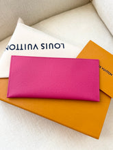 Load image into Gallery viewer, LOUIS VUITTON 2025 Canvas Credit Card Holder / Pondichery Pink
