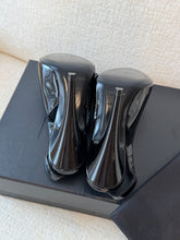 Load image into Gallery viewer, SAINT LAURENT Patent Leather Vernice Grupy 110 Slingback Pumps / Black / 37 EU
