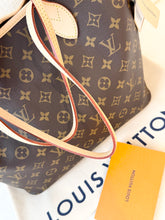 Load image into Gallery viewer, LOUIS VUITTON 2025 Monogram Neverfull MM Monogram Tote / Rose Beige
